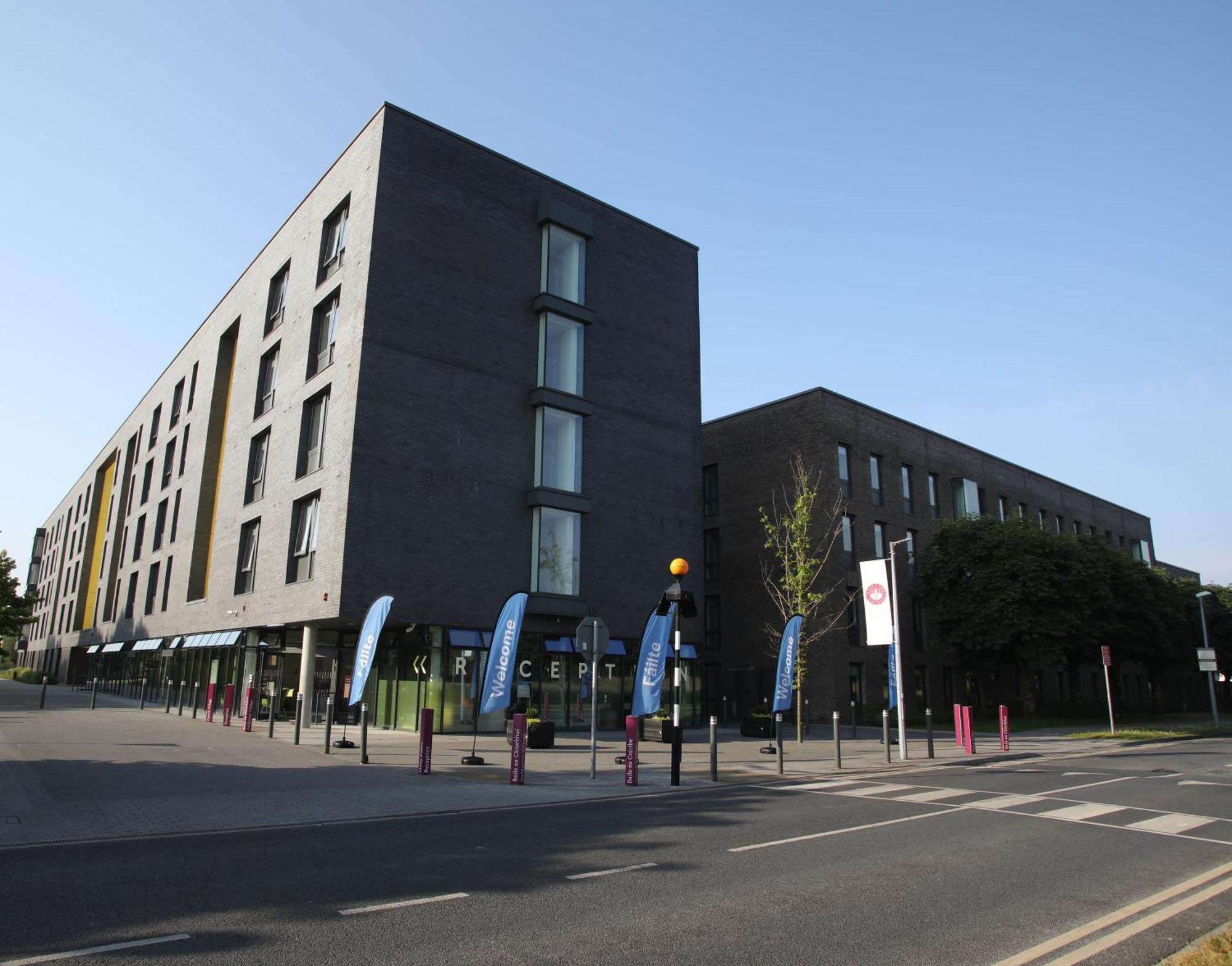Goldcrest Village Apartments University Of Galway Exteriör bild